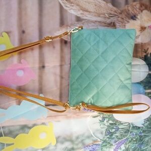 👜 Be Clever Sage Quilted Crossbody Bag